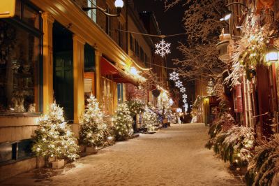 Christmas Lights Hanging in Alpharetta, GA